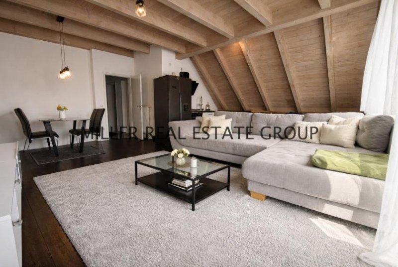 Kösching Großzügige 5-Zimmer-Maisonette-Wohnung mit Balkon und zwei Stellplätzen in gefragter Lage von Kösching bei Ingolstadt kaufen