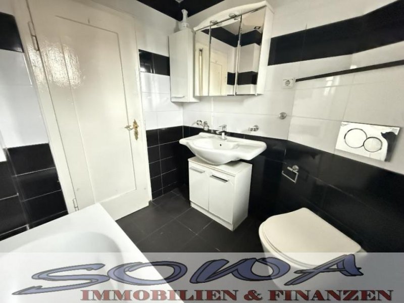 Ernsgaden Attraktives Ein-/Zweifamilienhaus mit zwei Garagen in Ernsgaden - Ein Objekt von Ihrem Immobilienpartner SOWA Immobilien und