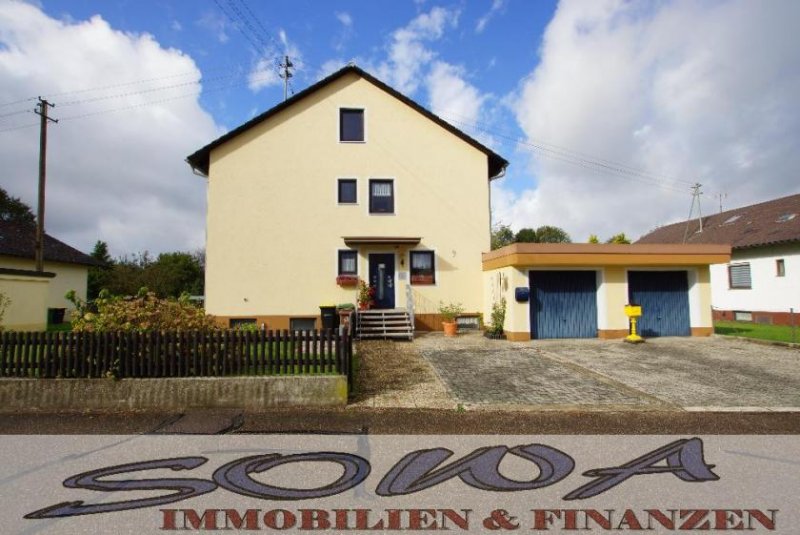 Münchsmünster Schönes Zweifamilienhaus mit zwei Garagen aus einem großzügigen Grundstück - Ein Objekt von Ihrem Immobilienpartner SOWA und