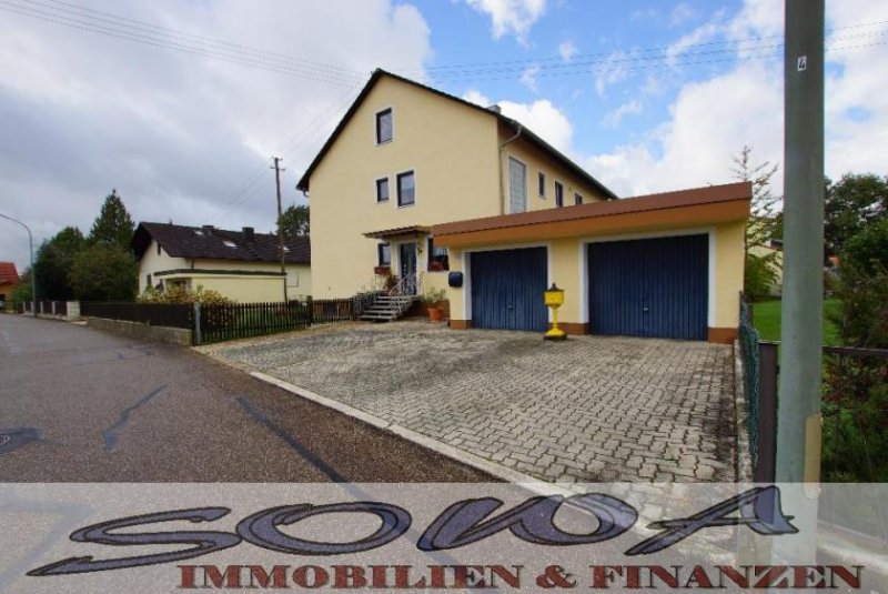 Münchsmünster Schönes Zweifamilienhaus mit zwei Garagen aus einem großzügigen Grundstück - Ein Objekt von Ihrem Immobilienpartner SOWA und