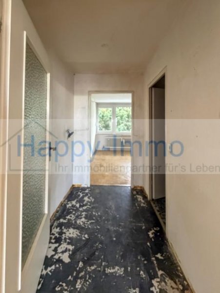 Haar (Landkreis München) bezugsfreie, renovierungsbedürftige 2 Zimmerwohnung im Hochparterre in Haar nebst TG Einzelplatz Wohnung kaufen