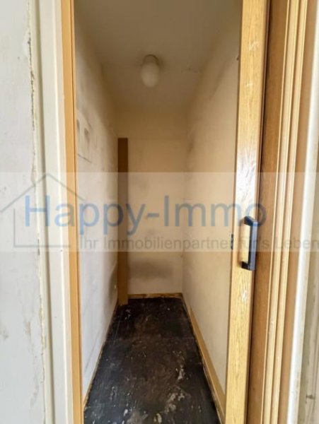 Haar (Landkreis München) bezugsfreie, renovierungsbedürftige 2 Zimmerwohnung im Hochparterre in Haar nebst TG Einzelplatz Wohnung kaufen