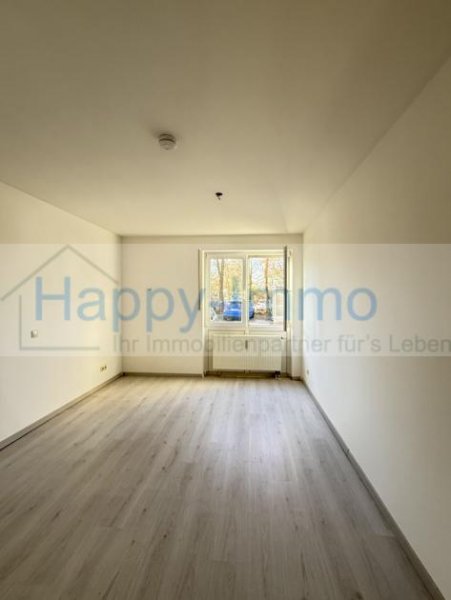 Poing bezugsfreie 2 Zimmerwhg mit Wintergarten, Garten, Hobbyraum, TG und Stellplatz Wohnung kaufen