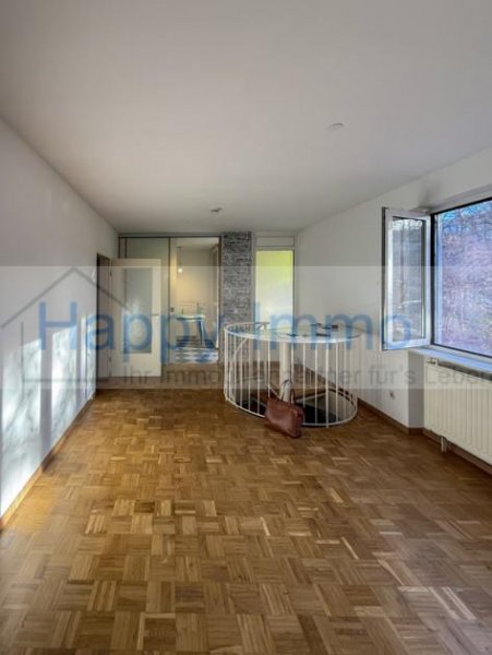 Poing bezugsfreie 2 Zimmerwhg mit Wintergarten, eigenen Garten, Hobbyraum, TG und oberirdischen Stellplatz Wohnung kaufen