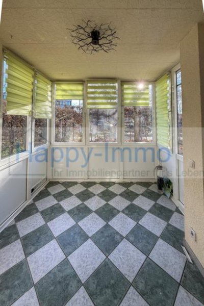 Poing bezugsfreie 2 Zimmerwhg mit Wintergarten, eigenen Garten, Hobbyraum, TG und oberirdischen Stellplatz Wohnung kaufen