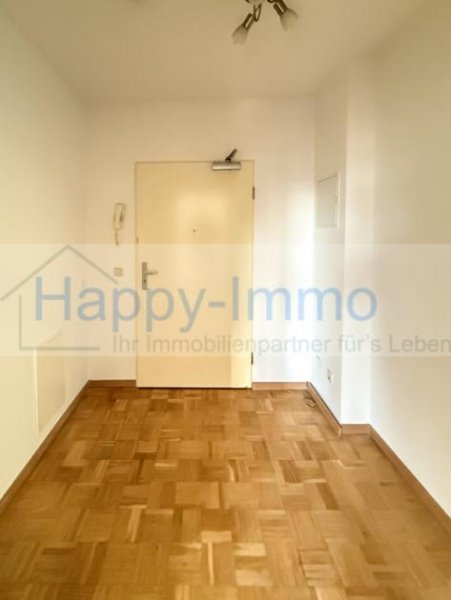 Poing bezugsfreie 2 Zimmerwhg mit Wintergarten, eigenen Garten, Hobbyraum, TG und oberirdischen Stellplatz Wohnung kaufen