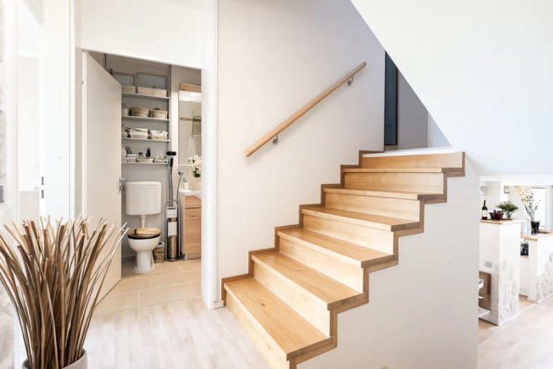 Unterschleißheim Außergewöhnliche Split-Level-Wohnung mit zwei Loggien und vielseitigem Zusatzraum Wohnung kaufen