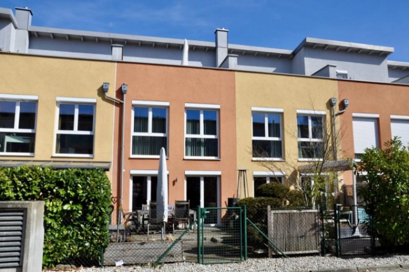 Augsburg Top ausgestattetes Studio-Reihenmittelhaus mit Dachterrasse in Göggingen -provisionsfrei- Haus kaufen