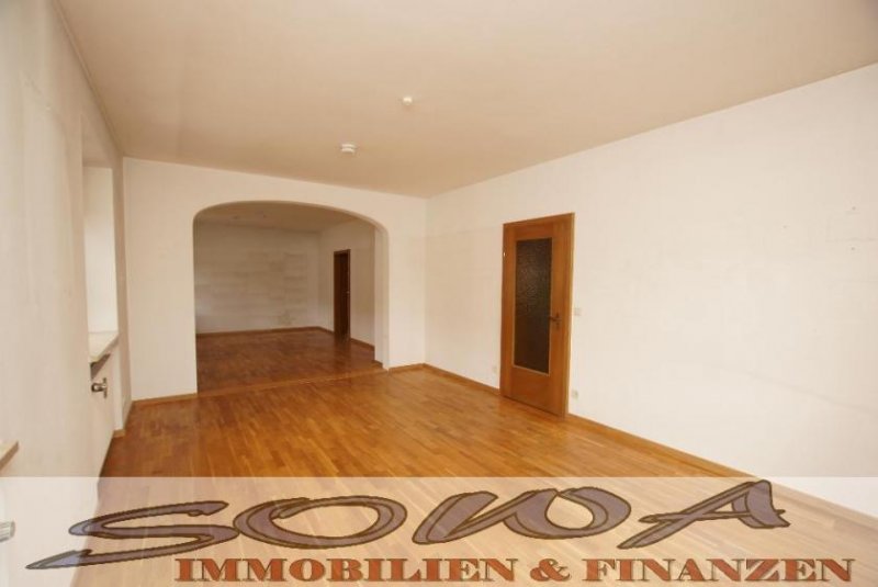 Neuburg an der Donau Attraktives Mehrfamilienhaus mit 5 Wohneinheiten, zwei Garagen und Garten in zentraler Lage in Neuburg - Ein Objekt von Ihrem