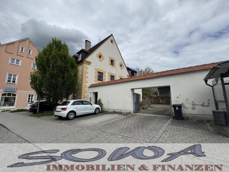 Neuburg an der Donau Ein Haus mit Geschichte - Mehrfamilienhaus mit 5 Wohneinheiten, zwei Garagen und Garten in zentraler Lage in Neuburg - Ein von