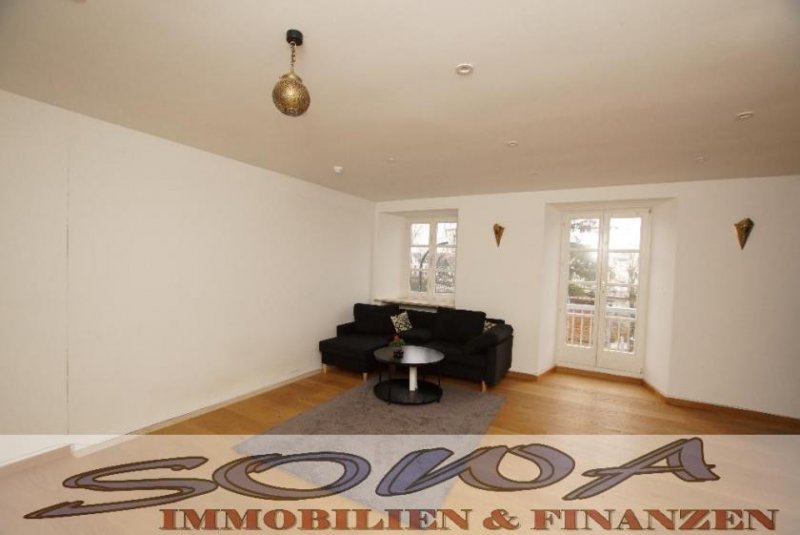 Neuburg an der Donau Leopoldineninsel - Gut vermietete 2 Zimmer Wohnung mit Balkon mit Blick auf das Schloss in einer beliebten Lage in der in - Ein