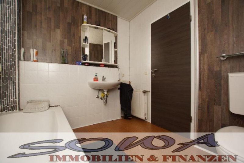 Neuburg an der Donau Leopoldineninsel - Gut vermietete 2 Zimmer Wohnung mit Balkon mit Blick auf das Schloss in einer beliebten Lage in der in - Ein