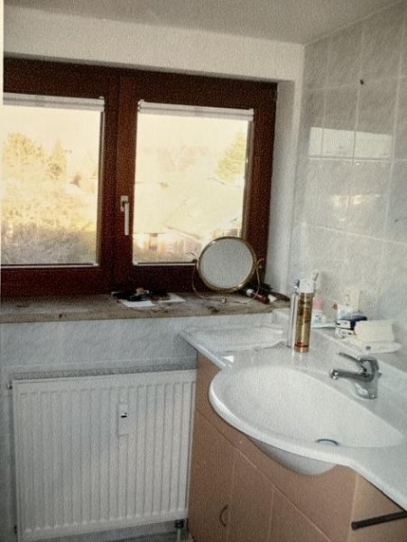 Utting am Ammersee Diese stilvolle Maisonette-Dachgeschosswohnung mit Spitzboden und herrlichem Seeblick vereint gemütliches Wohnen mit modernem