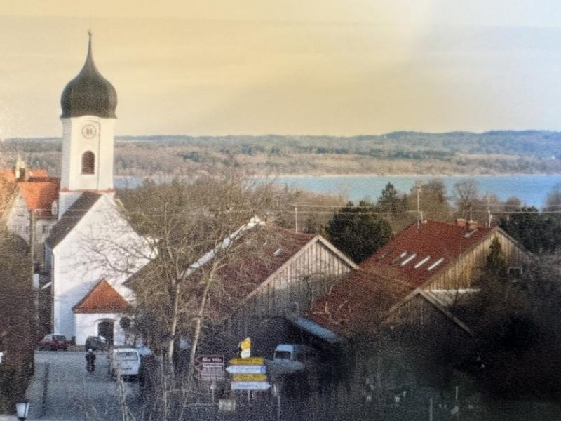 Utting am Ammersee Diese stilvolle Maisonette-Dachgeschosswohnung mit Spitzboden und herrlichem Seeblick vereint gemütliches Wohnen mit modernem