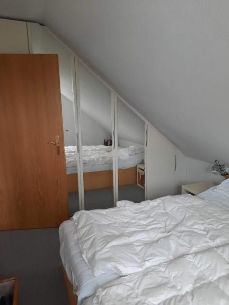 Utting am Ammersee Diese stilvolle Maisonette-Dachgeschosswohnung mit Spitzboden und herrlichem Seeblick vereint gemütliches Wohnen mit modernem