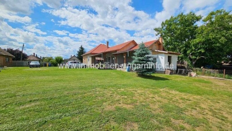 Somogy Megye - Balaton Renoviertes Einfamilienhaus in einem kleinen Dorf südlich des Plattensees zu verkaufen Haus kaufen