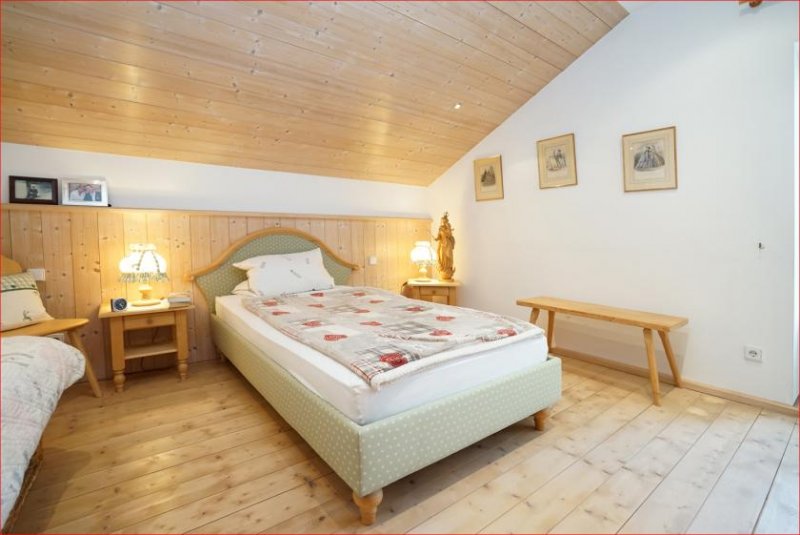 Pfronten Tolle Gelegenheit - stilvolle Dachgeschosswohnung Wohnung kaufen