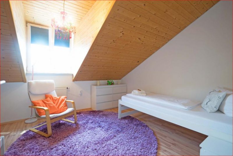 Nesselwang Highlight – sonnige Dachsuite mit Bergblick!
OPEN-HOUSE, am 23. Mai, 13-15 Uhr Termin erforderlich! Wohnung kaufen