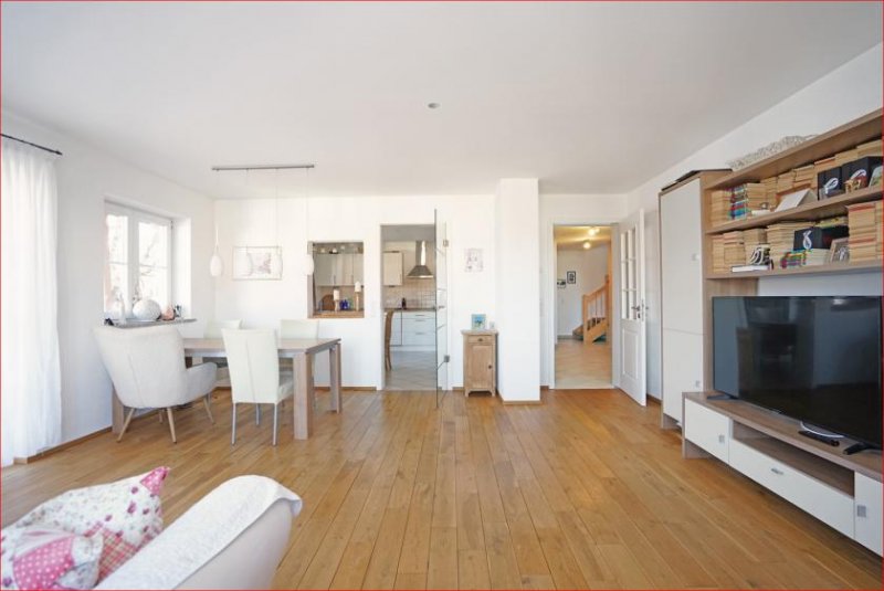 Fischen im Allgäu Zweifamilienhaus in Maderhalm!
OPEN-HOUSE am Sa den 07.03.26 von 11 - 14 Uhr. Anmeldung erforderlich Haus kaufen