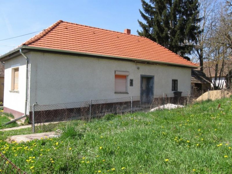 Kallósd Zu renovierendes Bauernhaus in idyllischer Lage Haus kaufen