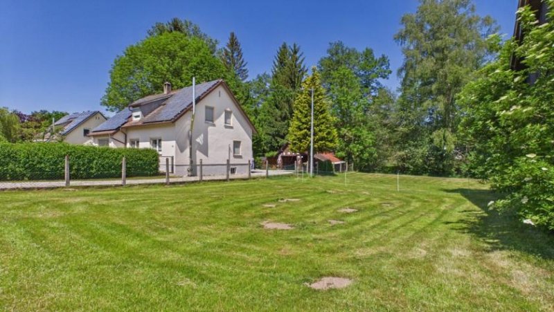 Leutkirch im Allgäu Herrlich gelegener Bauplatz
Viel Natur hinterm Haus und die Stadt vor der Tür Grundstück kaufen