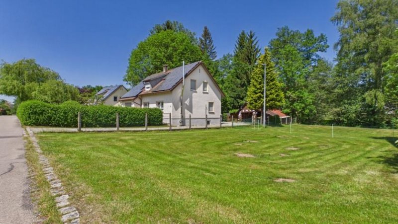 Leutkirch im Allgäu Herrlich gelegener Bauplatz
Viel Natur hinterm Haus und die Stadt vor der Tür Grundstück kaufen