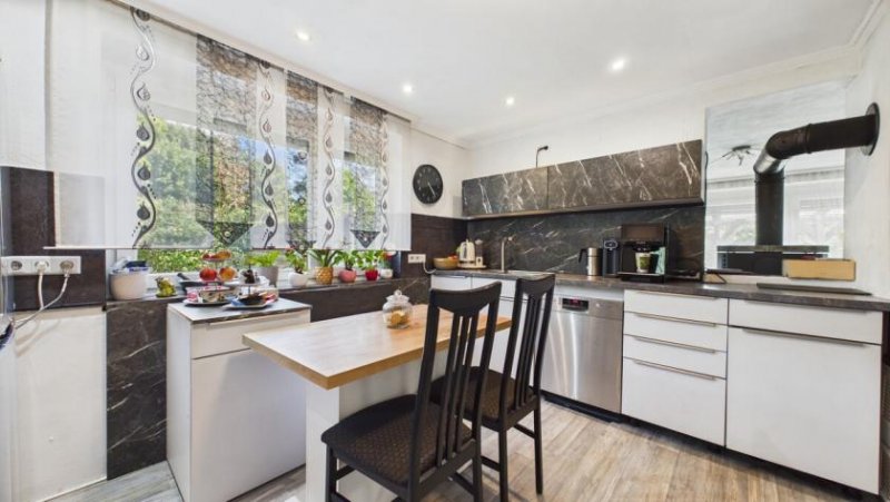 Aichstetten Modernisiertes Einfamilienhaus mit neuem Dach, PV-Anlage und Garten Haus kaufen