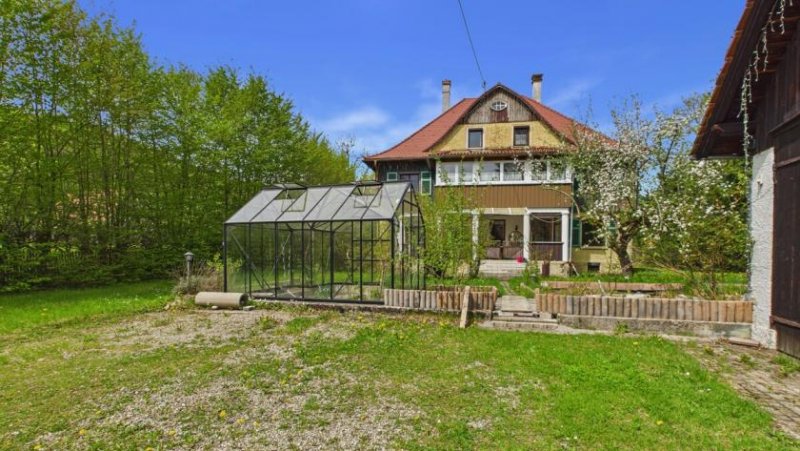 Aitrach Herrschaftliches Wohnen- stilvolle Villa mit weitläufigem Gartengrundstück und modernster Haustechnik Haus kaufen