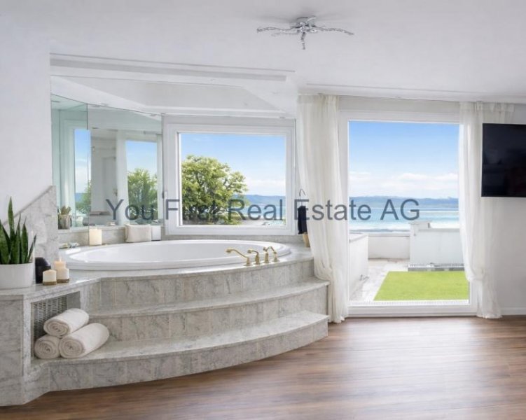Wollerau Ihr Traumhaus mit atemberaubendem Seeblick wartet auf Sie! Genießen Sie Luxus und Komfort in Wollerau. Haus kaufen