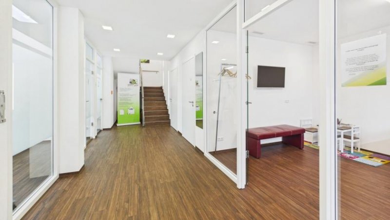 Bad Waldsee Moderne, neuwertige Praxisräume in der Altstadt und mit Blick auf den Stadtsee in Bad Waldsee Gewerbe kaufen