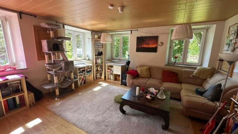 Attenweiler Bauernhaus mit Scheune, Nebengebäuden und viel Land zu verkaufen! Haus kaufen