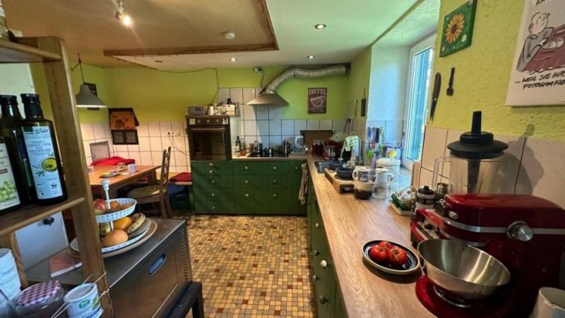 Attenweiler Pferdehaltung? Bauernhaus mit Scheune, Nebengebäuden und viel Land zu verkaufen! Gewerbe kaufen