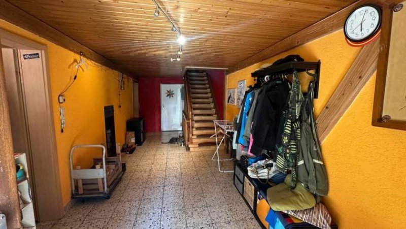 Attenweiler Pferdehaltung? Bauernhaus mit Scheune, Nebengebäuden und viel Land zu verkaufen! Gewerbe kaufen