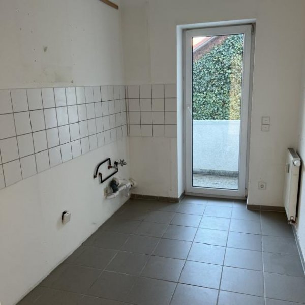 Ulm Oststadt-Lage! Helle 2-Zimmer-Wohnung mit Balkon in Parknähe Wohnung kaufen