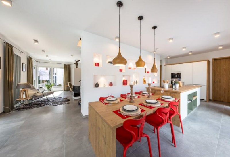 Langenau Wohnen mit Flair im Klassisch-mediterranen Baustil Haus kaufen