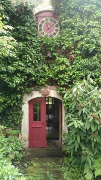 Dischingen Teilverkauf der Schloßanlage 89561 Dischingen- Eglingen im Landkreis Heidenheim/Ostalb Haus kaufen