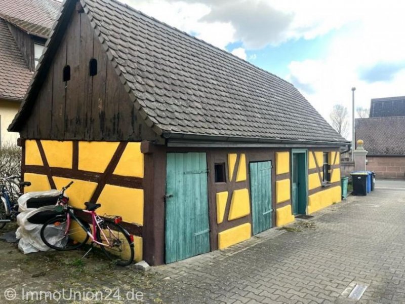 Nürnberg RESTHOF mit Charme trifft auf rentable Kapitalanlage – Bauernhof mit 5 vermieteten Wohneinheiten Haus kaufen