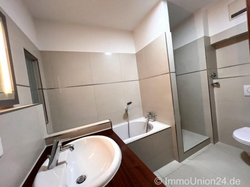 Nürnberg Wohnen direkt am Rosenaupark 2,5-Zimmer 91 qm Traumwohnung mit unverbaubaren Parkblick + Tiefgarage Wohnung kaufen