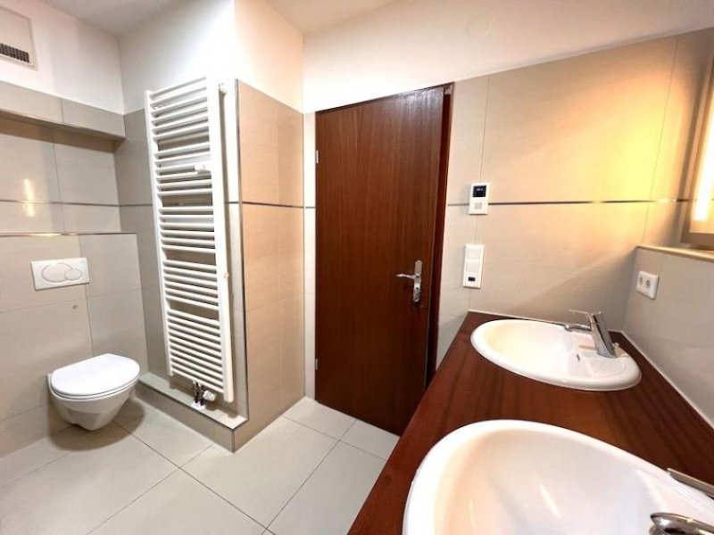 Nürnberg Wohnen direkt am Rosenaupark 2,5-Zimmer 91 qm Traumwohnung mit unverbaubaren Parkblick + Tiefgarage Wohnung kaufen