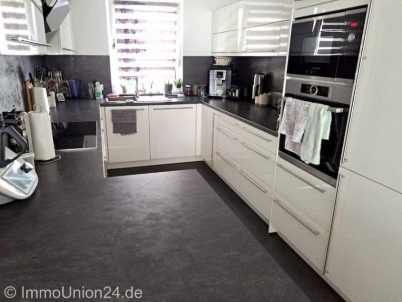 Nürnberg Neuwertiges Reihenhaus in Höfen mit Sonnen-Terrasse zum pflegeleichten Spielgarten + Carport + KfZPl Haus kaufen