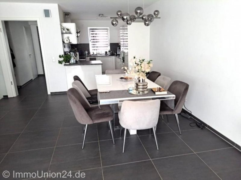 Nürnberg Neuwertiges Reihenhaus in Höfen mit Sonnen-Terrasse zum pflegeleichten Spielgarten + Carport + KfZPl Haus kaufen