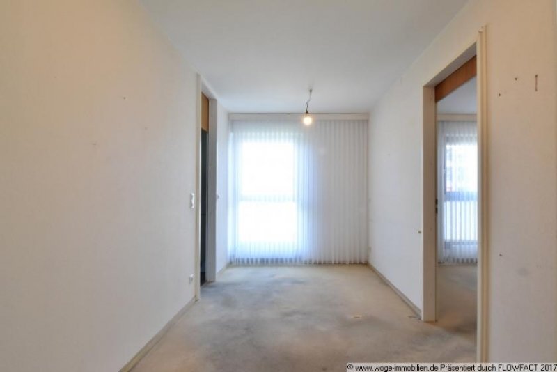 Nürnberg Sehr schöne, helle und freie 4-Zi-Whg mit Balkon und TG-Stellplatz, ohne Käuferprovision! Wohnung kaufen