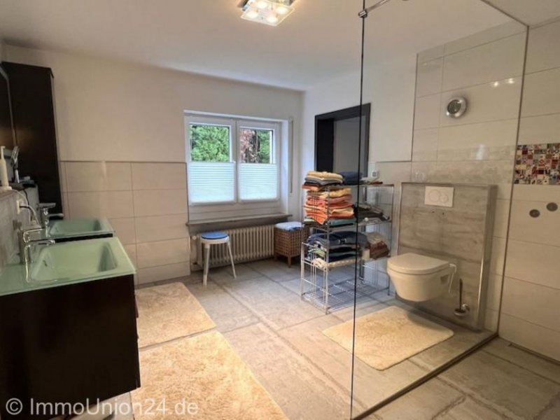 Schwanstetten Exklusives Zweifamilienhaus in Top-Lage von Schwanstetten mit Doppelcarport und PV-Anlage Haus kaufen