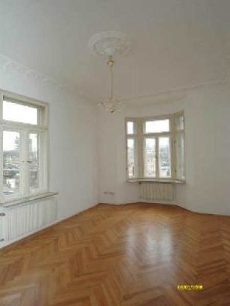 Fürth 2-Zimmer-Wohnung im 2. OG eines Hauses mit teilweise herrschaftlichem Ambiente. Wohnung kaufen