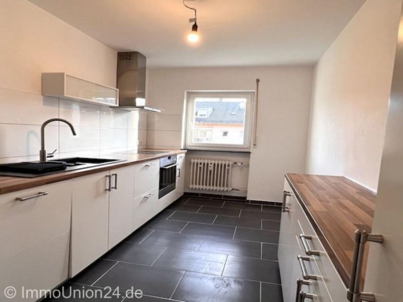 Erlangen TOP Innenstadtlage - moderne 2-Zimmer-Wohnung 73 qm mit großem Sonnenbalkon und Einzelgarage Wohnung kaufen