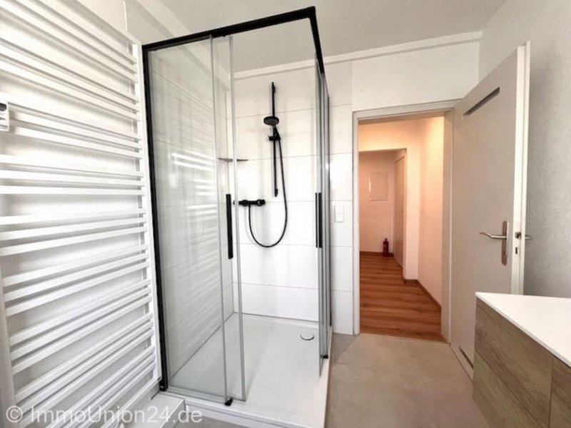 Erlangen TOP Innenstadtlage - moderne 2-Zimmer-Wohnung 73 qm mit großem Sonnenbalkon und Einzelgarage Wohnung kaufen