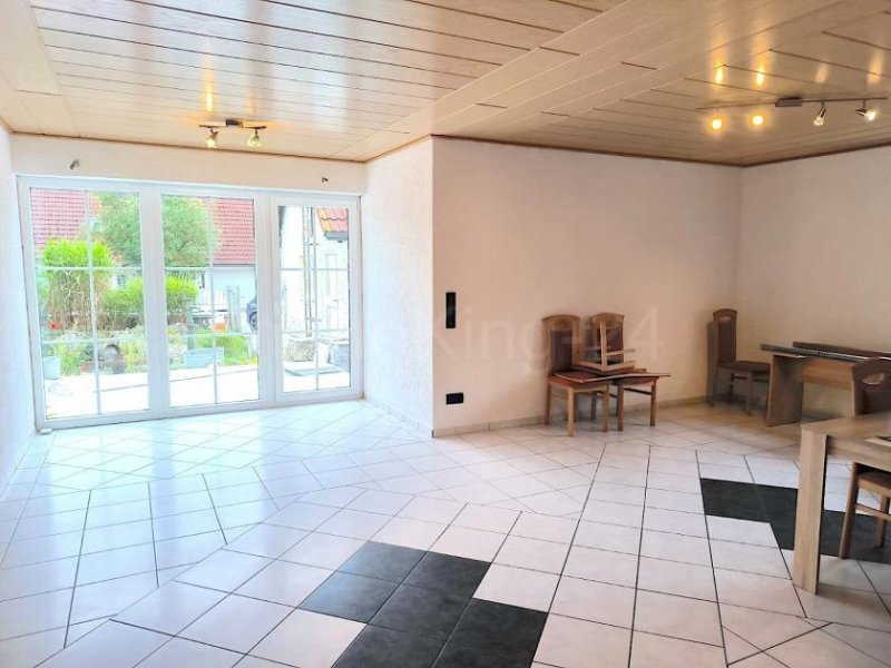 Weisendorf ++ 3 ZIMMER ERDGESCHOSSWOHNUNG ++ GUTE LAGE ++ 2 STELLPLÄTZE INKLUSIVE! ++ Wohnung kaufen