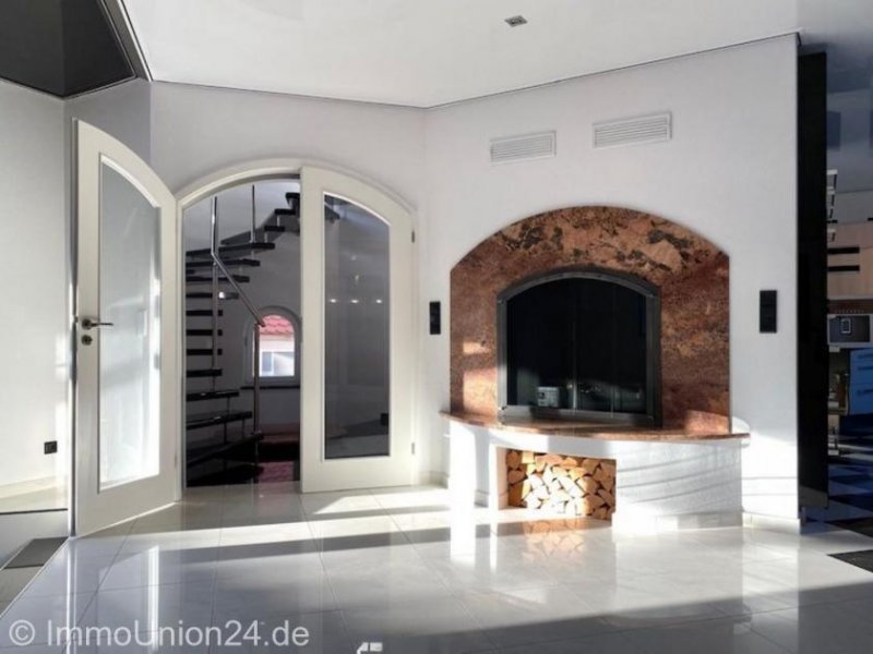 Schwabach Stilvolles 241 qm Einfamilienhaus mit Luxusausstattung und großer 100 qm Garage für Autoenthusiasten Haus kaufen