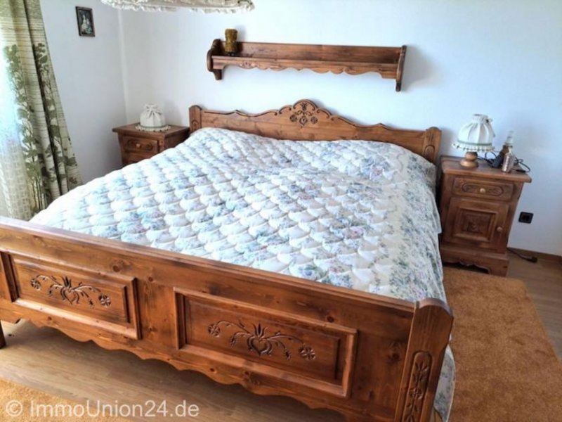 Spalt TOP 220 qm Ein- Zweifamilienhaus mit Ausbaureserve im Dachgeschoss und 2 Garagen auf 1.320 qm Grund Haus kaufen