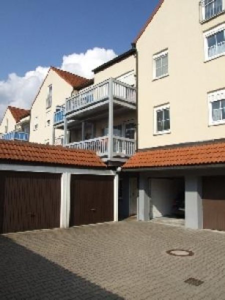 Pegnitz Pegnitz: 4-Zi-Mais.-Whg. (1. OG),EBK, Badewanne/Dusche,Loggia, Balkon, Garage, Stellplatz Wohnung kaufen